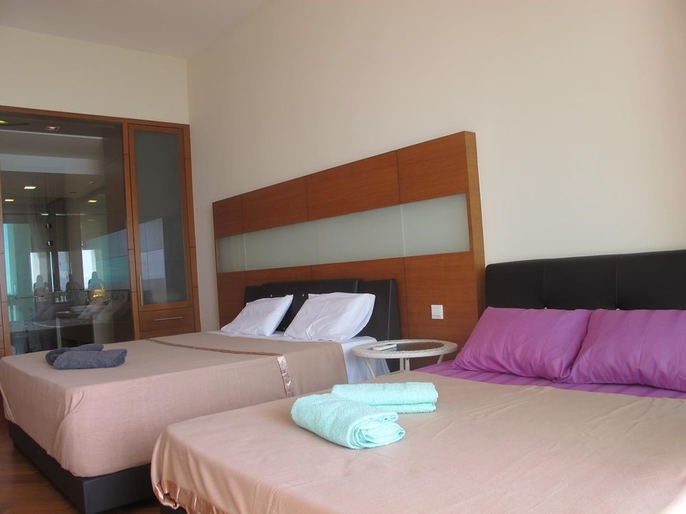 Luxury Suites @ Straits Quay 丹绒武雅 外观 照片