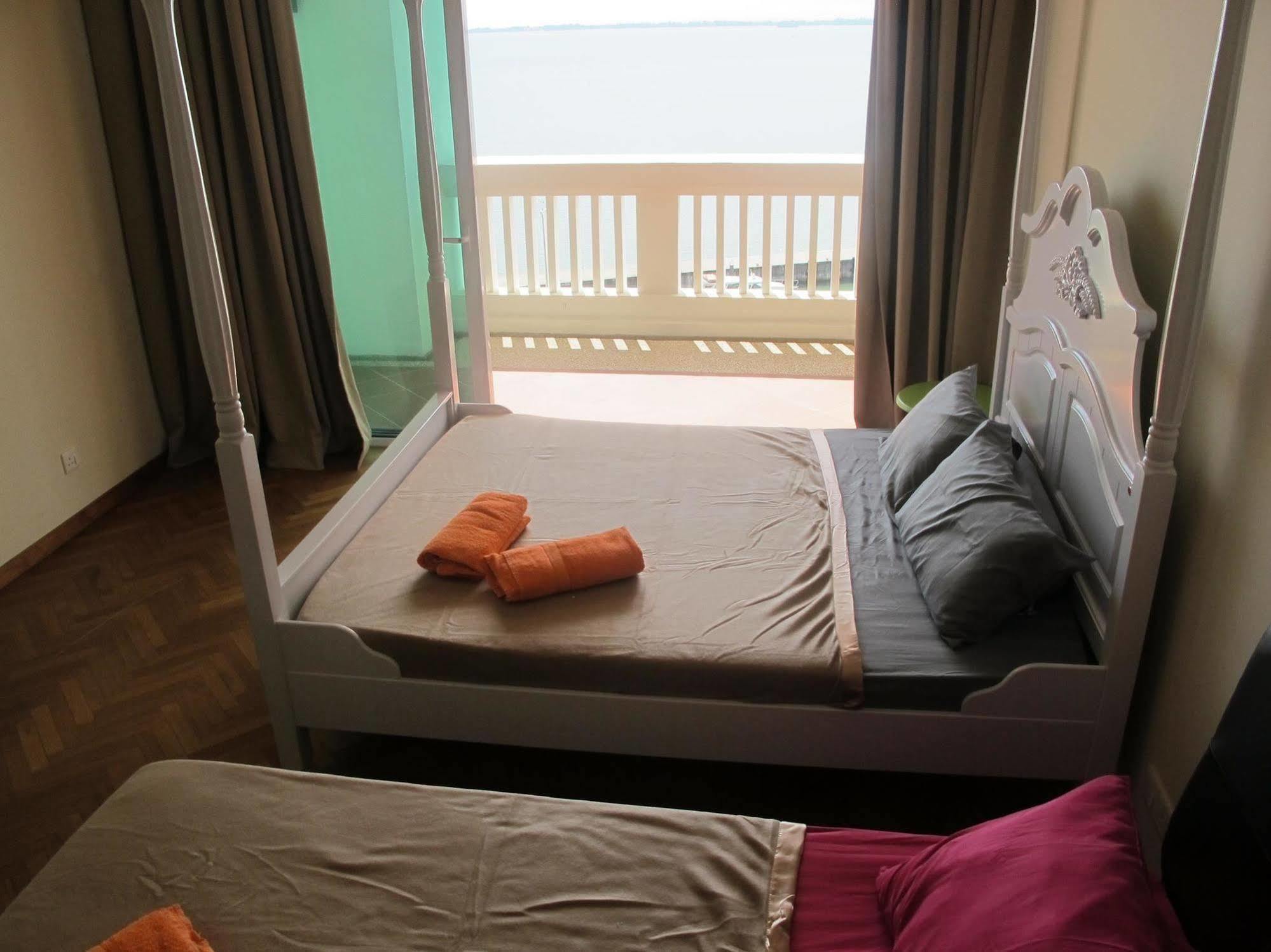 Luxury Suites @ Straits Quay 丹绒武雅 外观 照片
