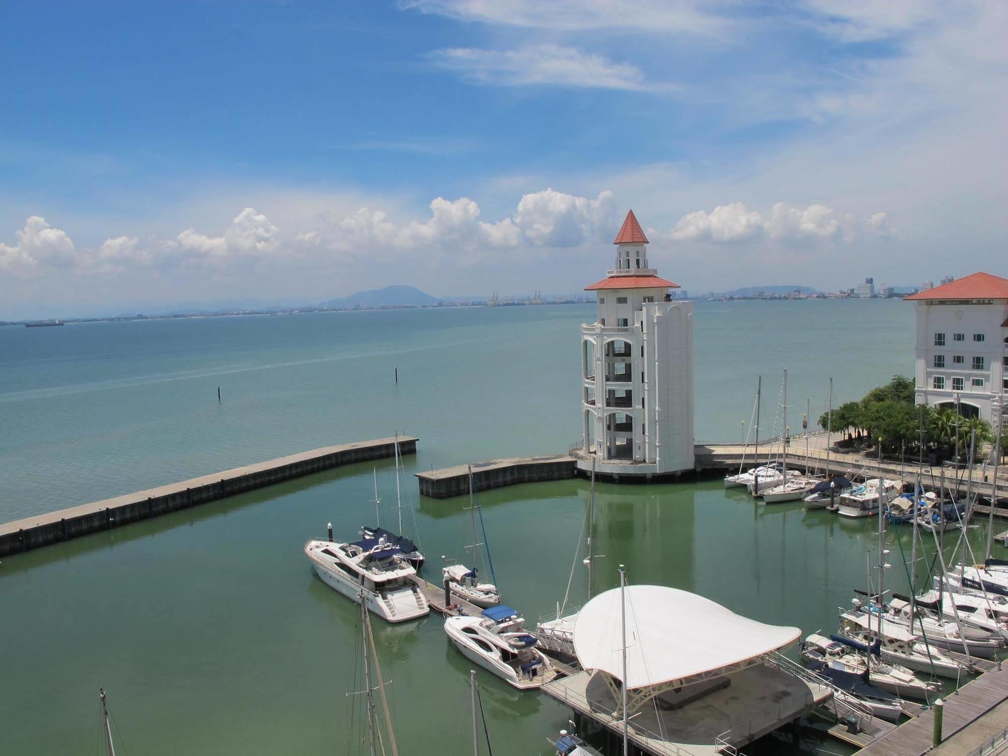 Luxury Suites @ Straits Quay 丹绒武雅 外观 照片