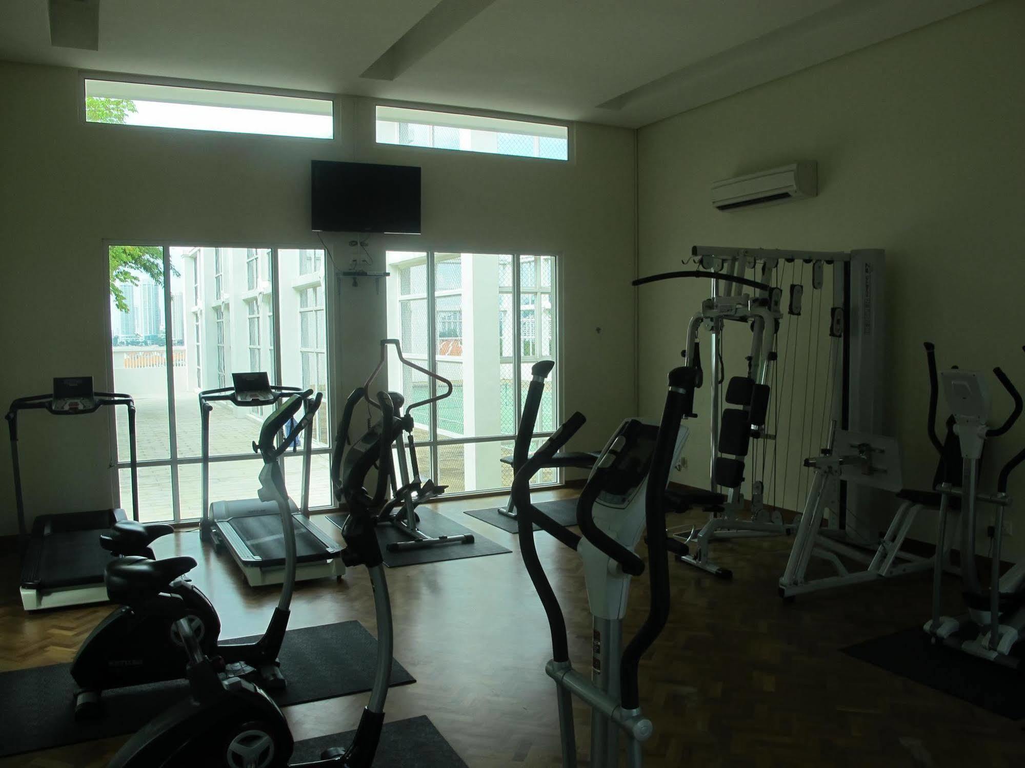 Luxury Suites @ Straits Quay 丹绒武雅 外观 照片